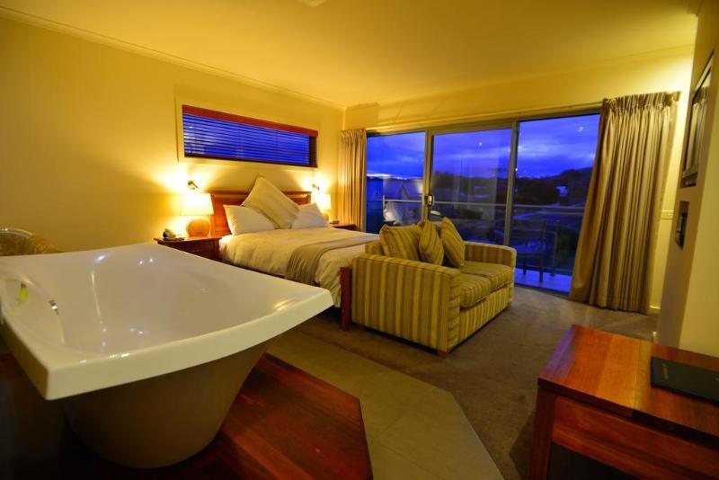 هتل Captain S At The Bay