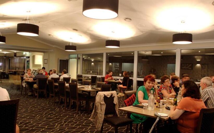 هتل Cattlemans Country Motor Inn & Serviced Apartments