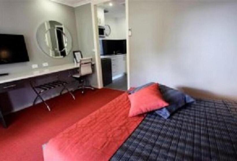 בית מלון כפרי Cattlemans Country Motor Inn & Serviced Apartments