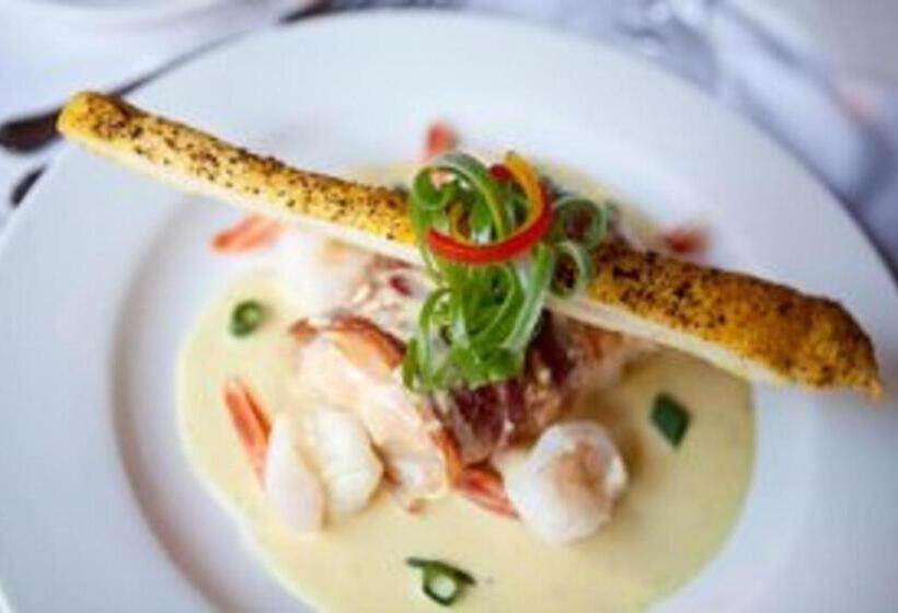 هتل Cattlemans Country Motor Inn & Serviced Apartments