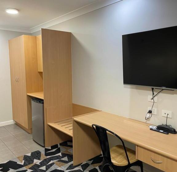 בית מלון כפרי Cattlemans Country Motor Inn & Serviced Apartments