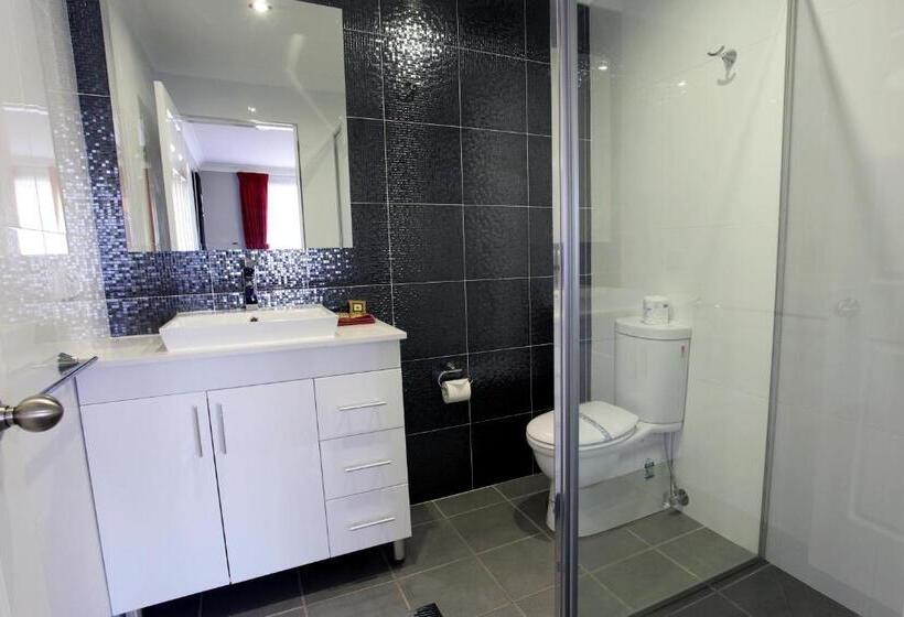 בית מלון כפרי Cattlemans Country Motor Inn & Serviced Apartments