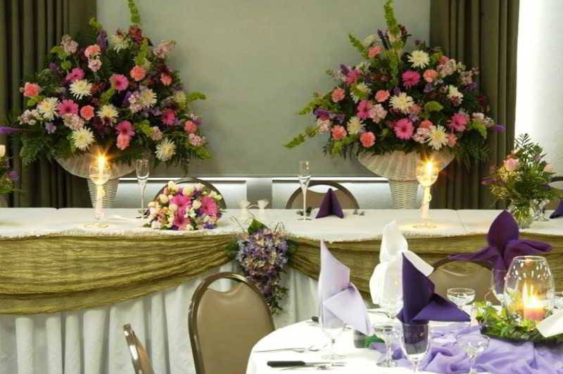 فندق Coast Inn At Lake Hood