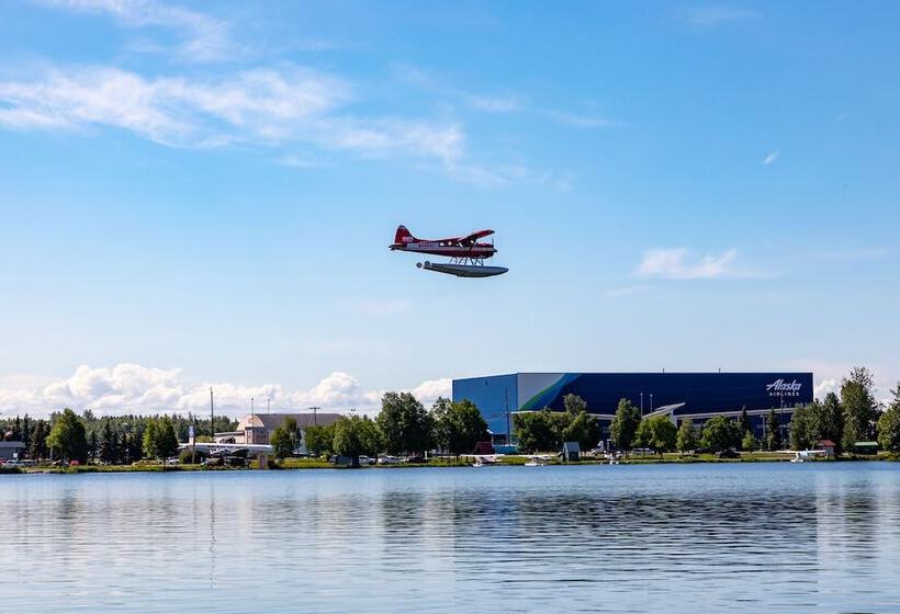 فندق Coast Inn At Lake Hood