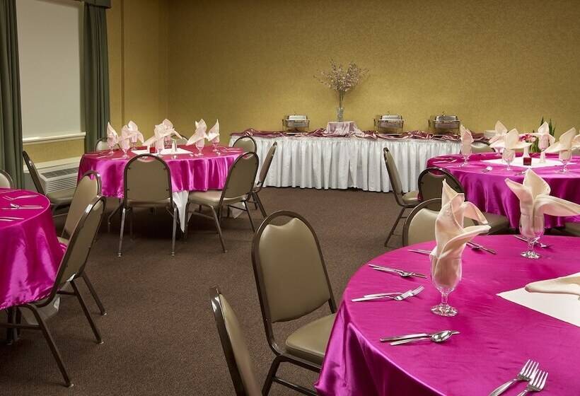 فندق Coast Inn At Lake Hood