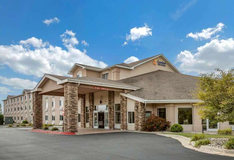 בית מלון כפרי Comfort Inn & Suites Dimondale   Lansing