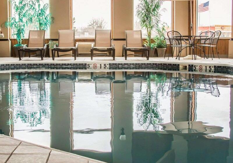 בית מלון כפרי Comfort Inn & Suites Dimondale   Lansing