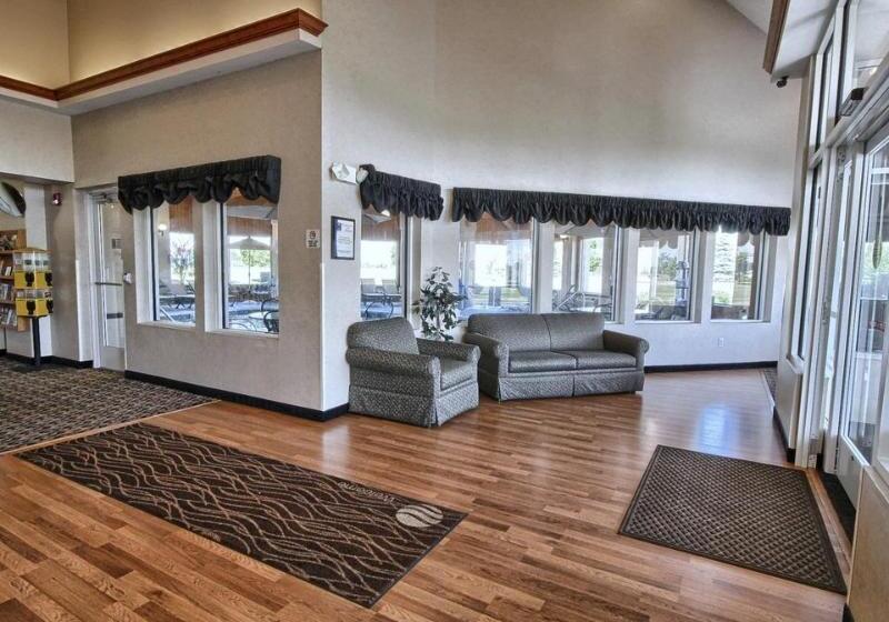 בית מלון כפרי Comfort Inn & Suites Dimondale   Lansing