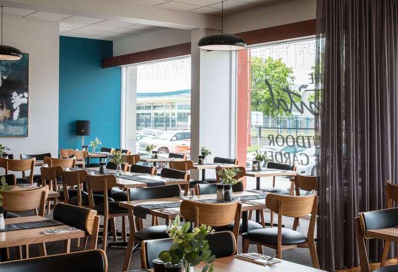 בית מלון כפרי Comfort Inn Capital Horsham