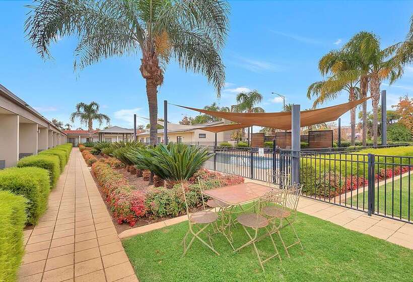 בית מלון כפרי Comfort Inn Deakin Palms