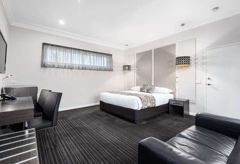 בית מלון כפרי Comfort Inn Deakin Palms