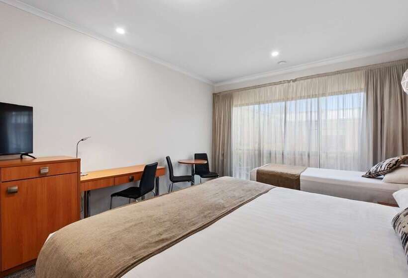 בית מלון כפרי Comfort Inn Deakin Palms