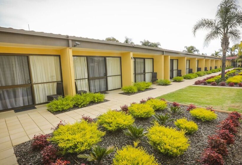 בית מלון כפרי Comfort Inn Deakin Palms