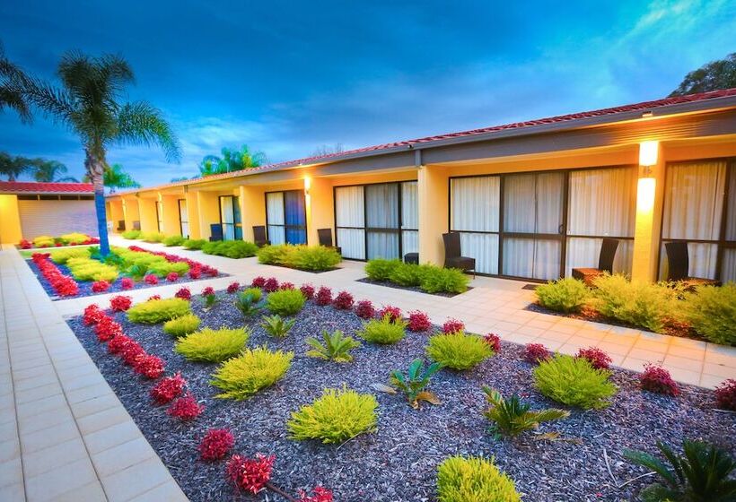 בית מלון כפרי Comfort Inn Deakin Palms