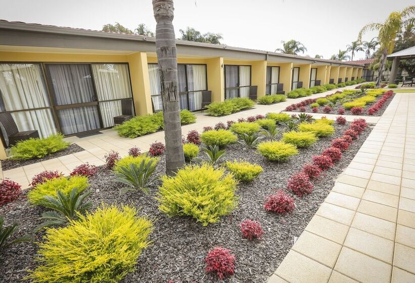 בית מלון כפרי Comfort Inn Deakin Palms