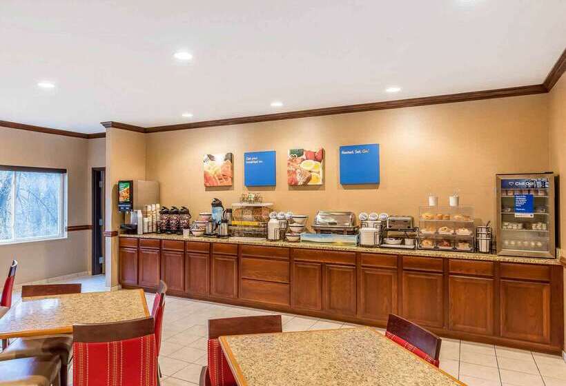 Отель Comfort Inn & Suites East Moline Near I 80