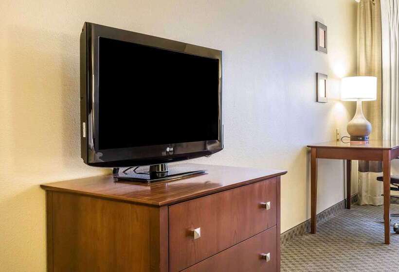Отель Comfort Inn & Suites East Moline Near I 80