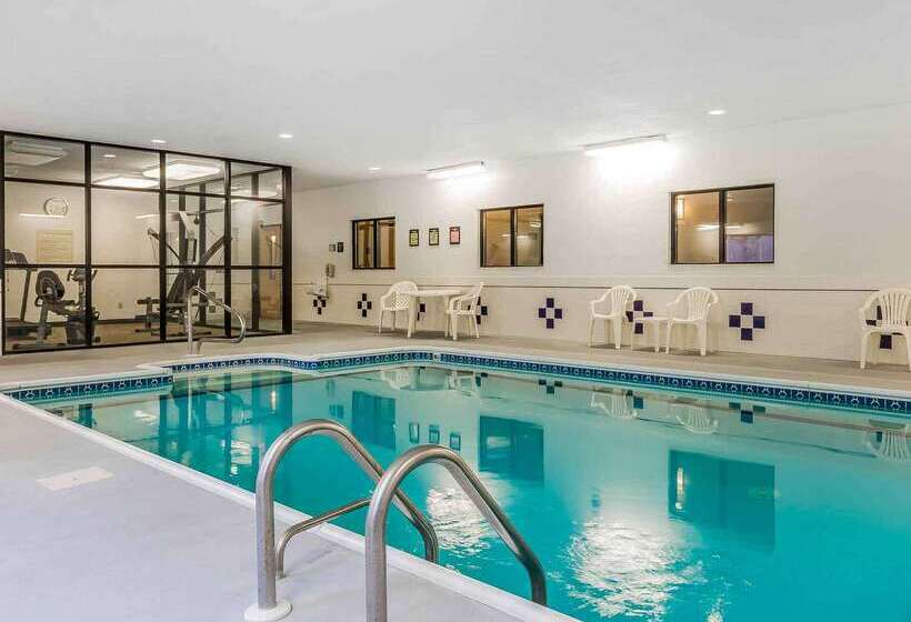 Отель Comfort Inn & Suites East Moline Near I 80