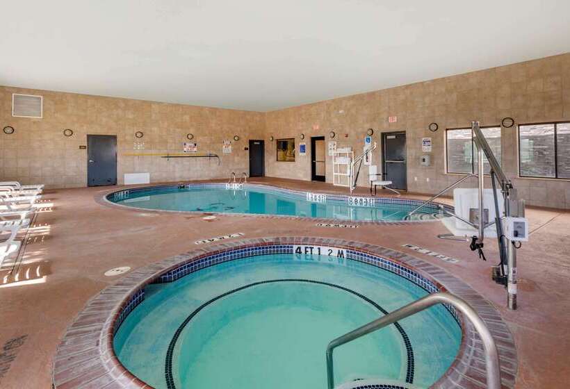 فندق Comfort Inn & Suites