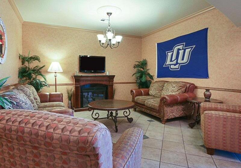 호텔 Comfort Inn & Suites