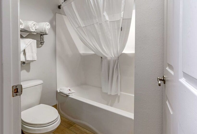 בית מלון כפרי Comfort Inn & Suites