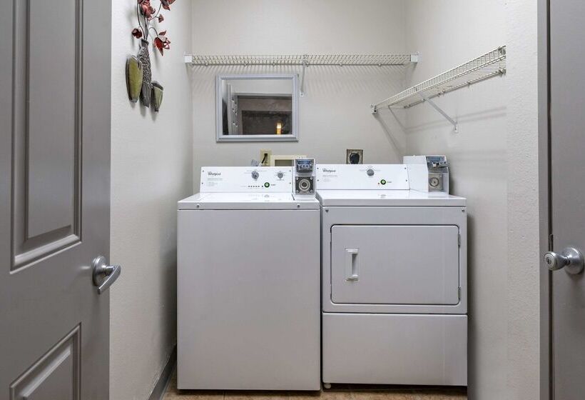 בית מלון כפרי Comfort Inn & Suites