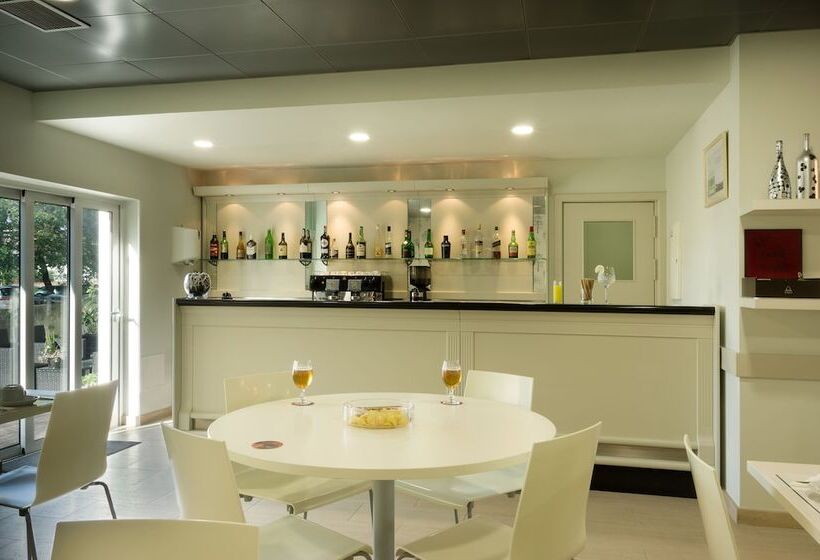 Отель Cova Da Iria