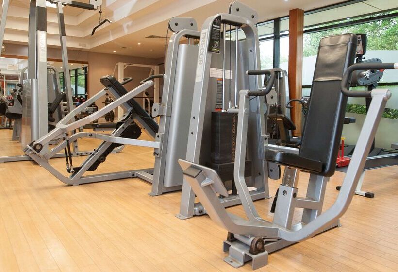 ホテル Doubletree By Hilton  Edinburgh Airport