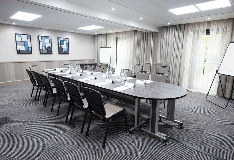 ホテル Doubletree By Hilton  Edinburgh Airport