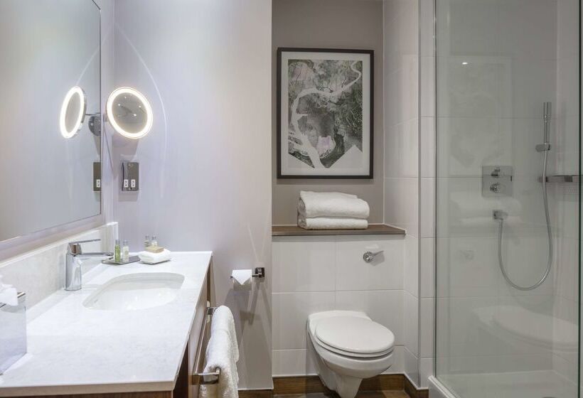 ホテル Doubletree By Hilton  Edinburgh Airport