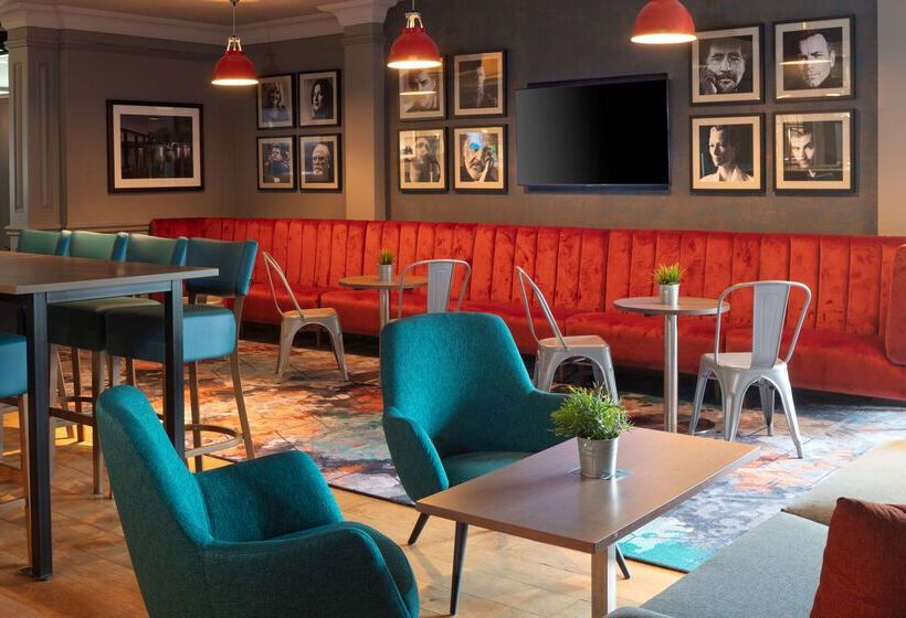 ホテル Doubletree By Hilton  Edinburgh Airport