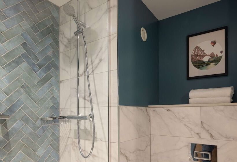 ホテル Doubletree By Hilton  Edinburgh Airport