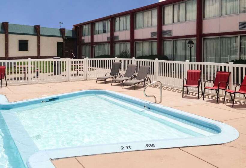 فندق Econo Lodge