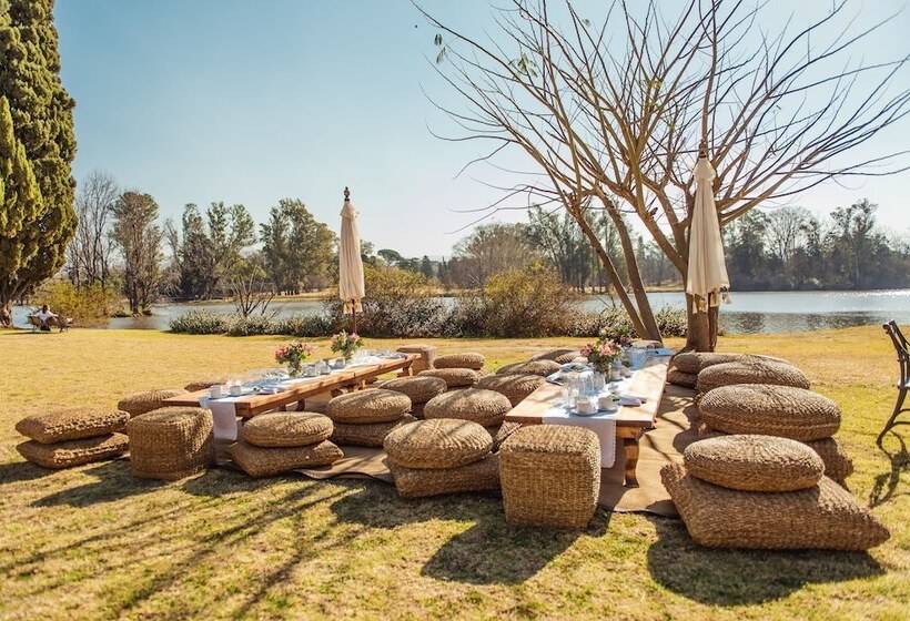 هتل Estancia La Paz