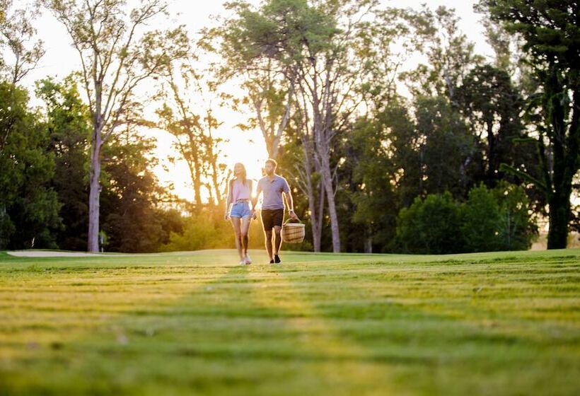 هتل Estancia La Paz