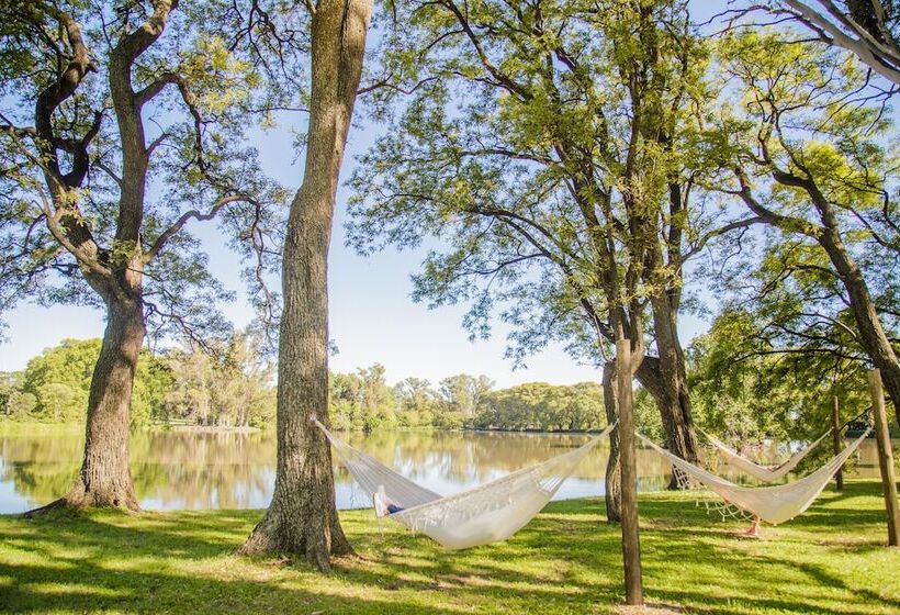 هتل Estancia La Paz