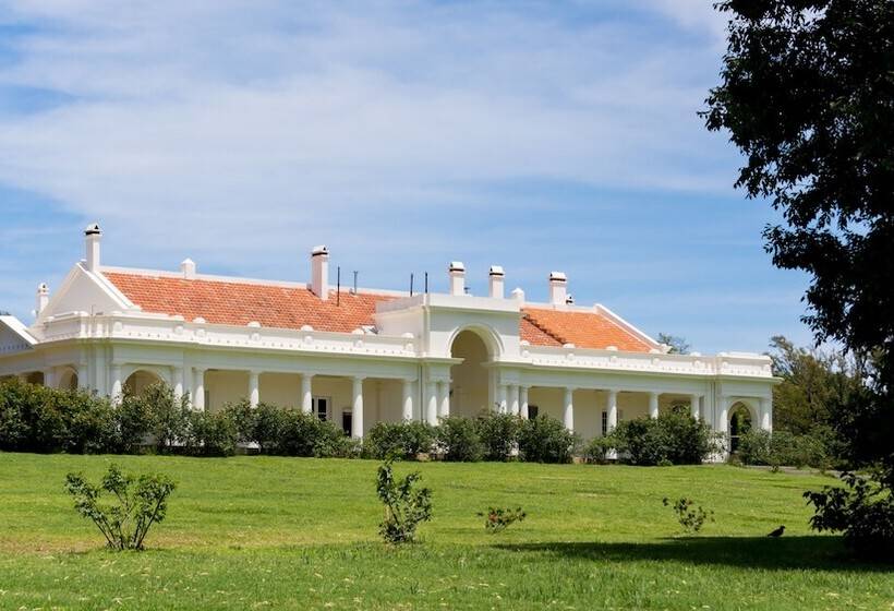 هتل Estancia La Paz