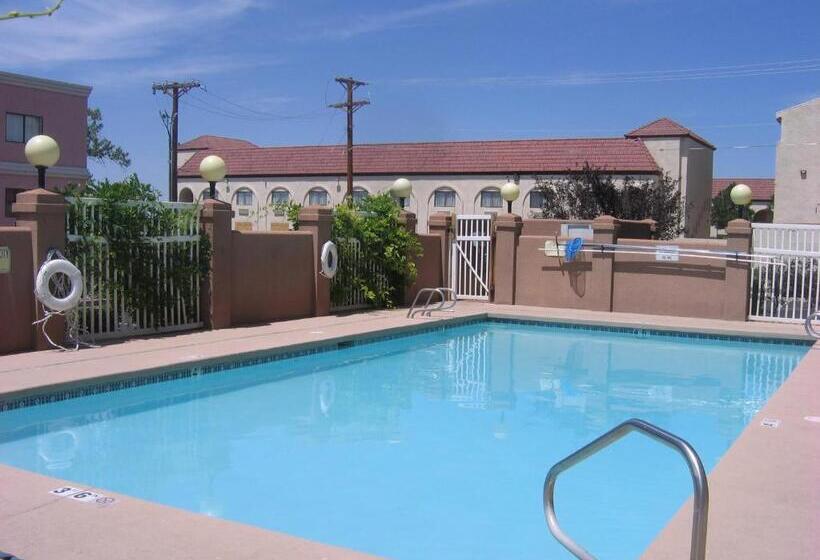 فندق Hawthorn Suites By Wyndham Albuquerque