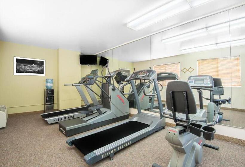 فندق Hawthorn Suites By Wyndham Albuquerque