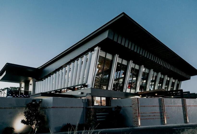 Highlander Hotel Bar Kitchen Rooftop