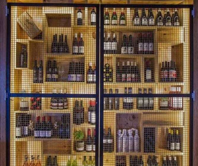 Highlander Hotel Bar Kitchen Rooftop