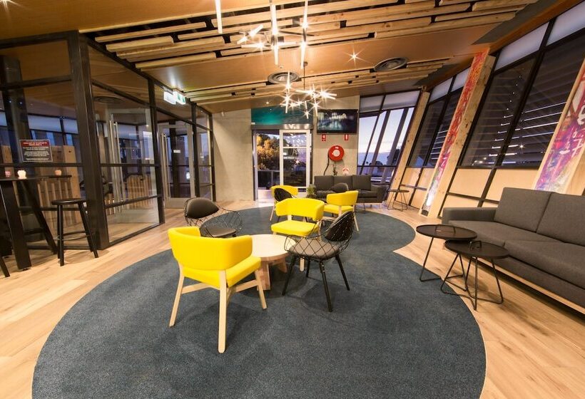 Highlander Hotel Bar Kitchen Rooftop