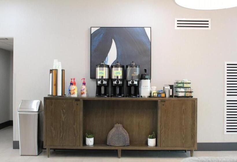 Отель Holiday Inn Dallas Market Ctr Love Field, An Ihg