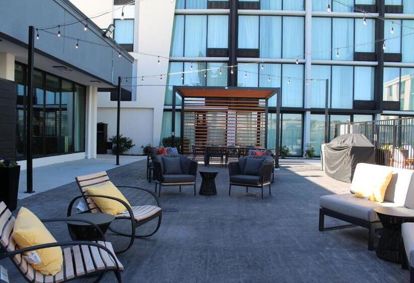 Отель Holiday Inn Dallas Market Ctr Love Field, An Ihg