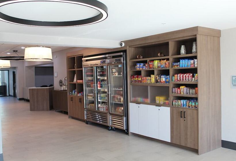 Отель Holiday Inn Dallas Market Ctr Love Field, An Ihg