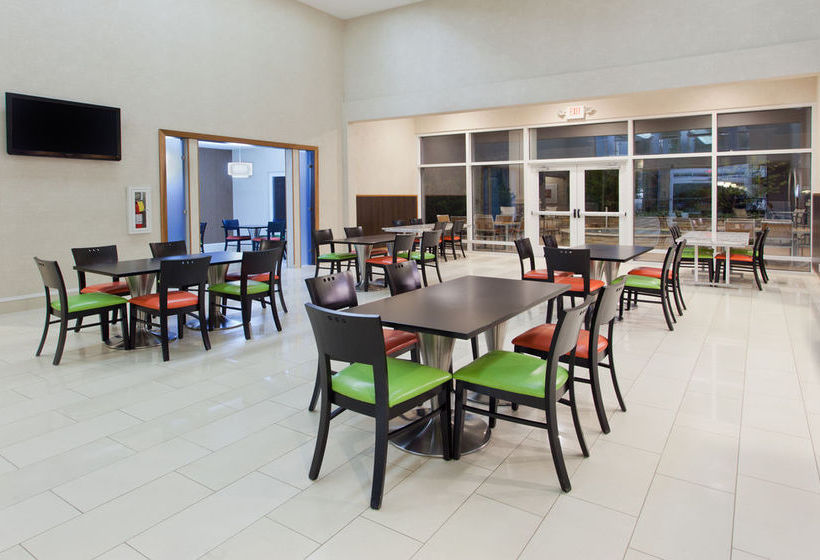 فندق Holiday Inn Express Dalton, An Ihg