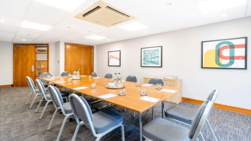 호텔 Holiday Inn Gloucester   Cheltenham, An Ihg