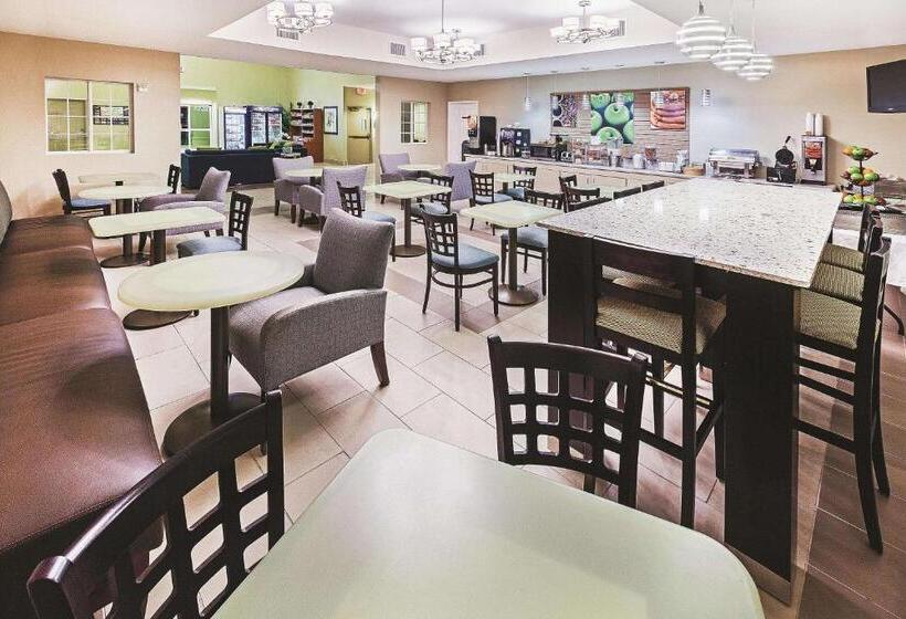 هتل La Quinta Inn & Suites By Wyndham Corpus Christi Northwest