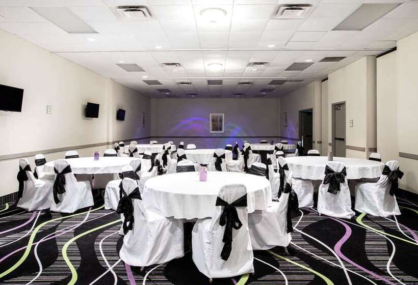 ホテル La Quinta Inn By Wyndham Davenport & Conference Center