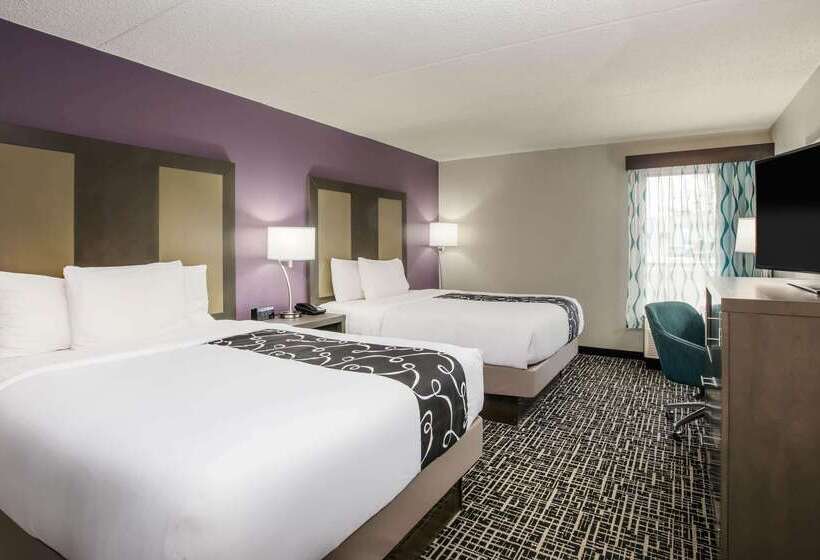 هتل La Quinta Inn By Wyndham Davenport & Conference Center